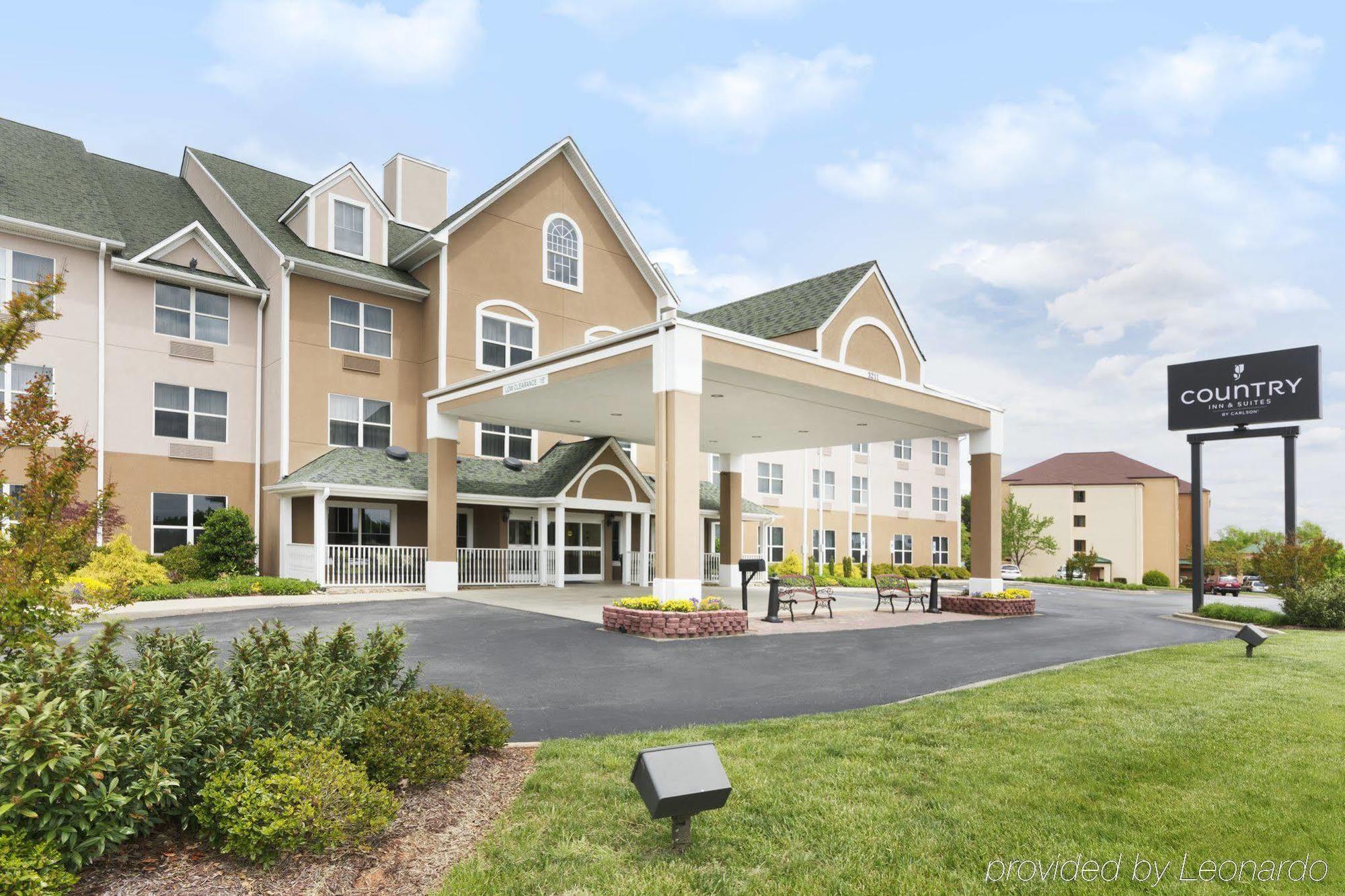 Country Inn & Suites By Radisson, Burlington Elon , Nc Extérieur photo